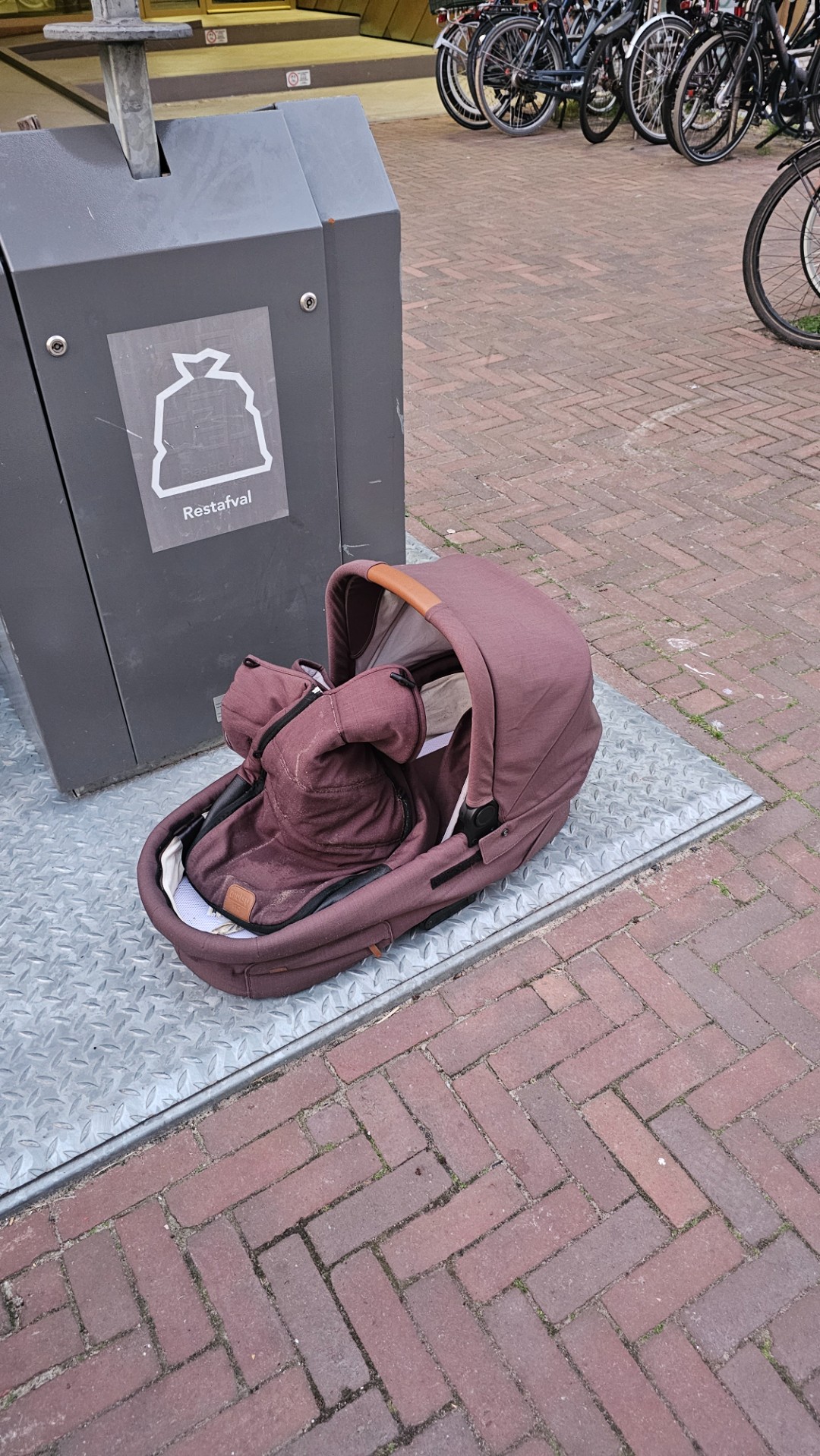 Item found on Amsterdam, Buiksloterham, Céramiquelaan 685 1