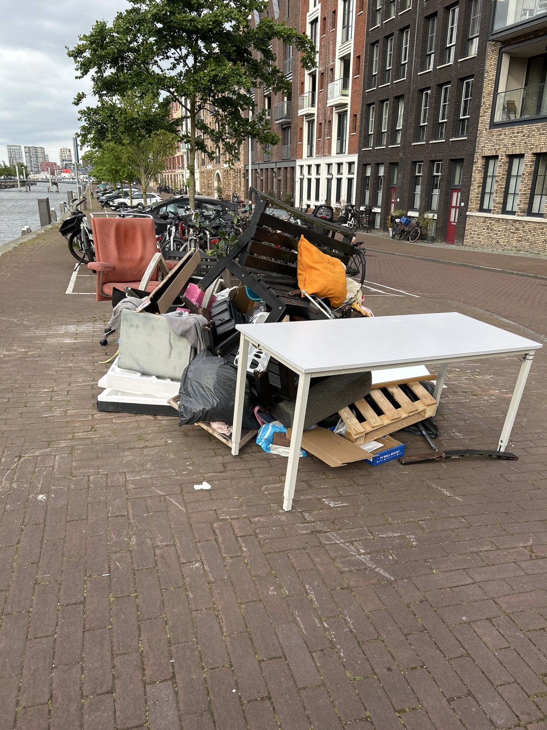 Item found on Amsterdam, Houthavens, Wiborgeiland 89 1