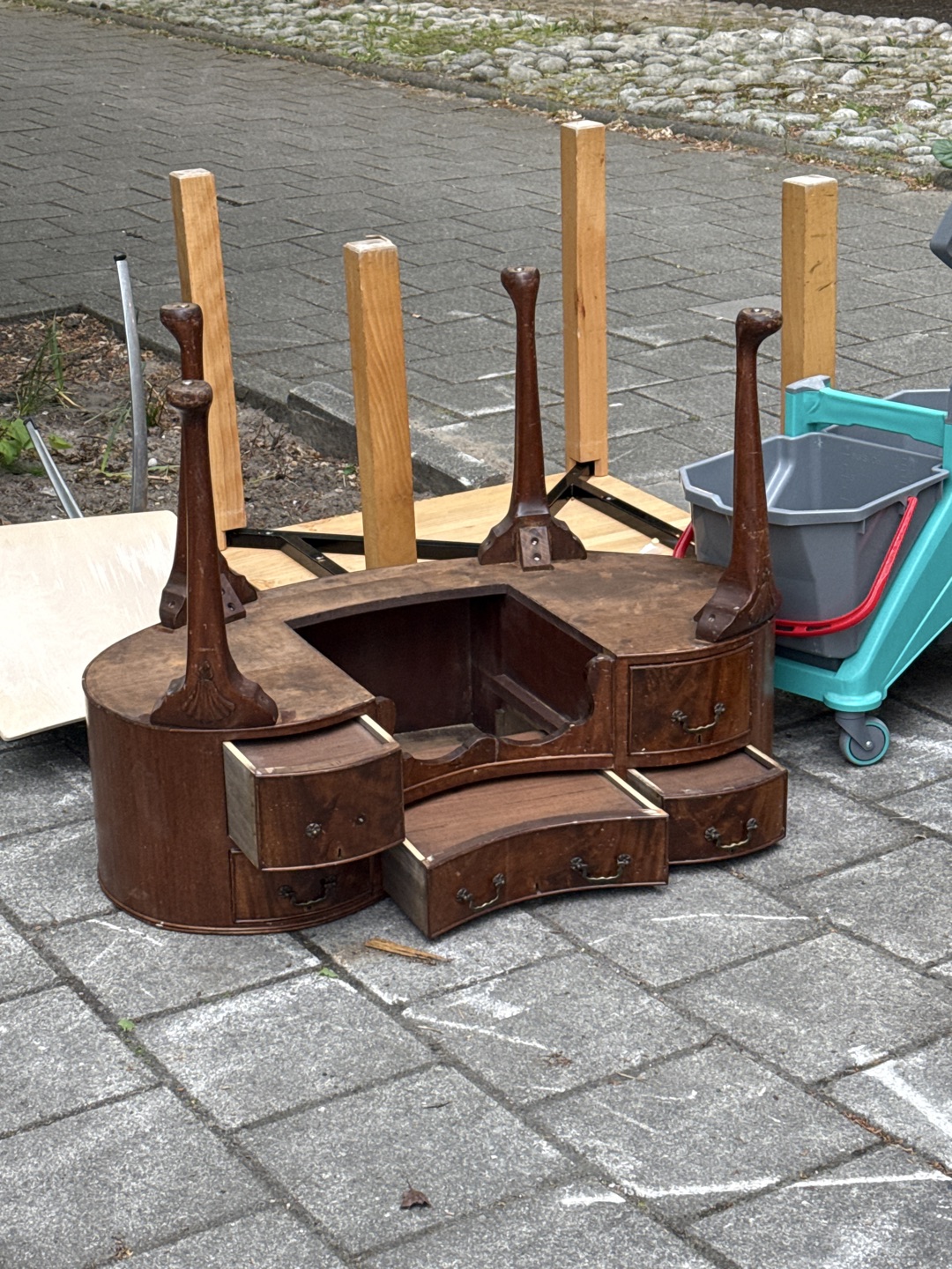 Oldschool table 1