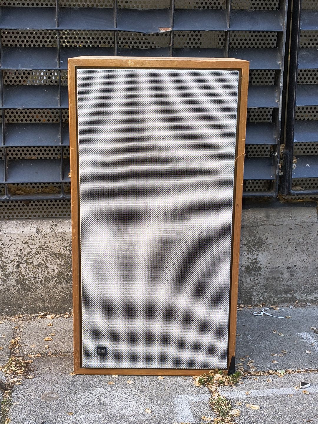 Vintage 3-way speaker by Dual. 1