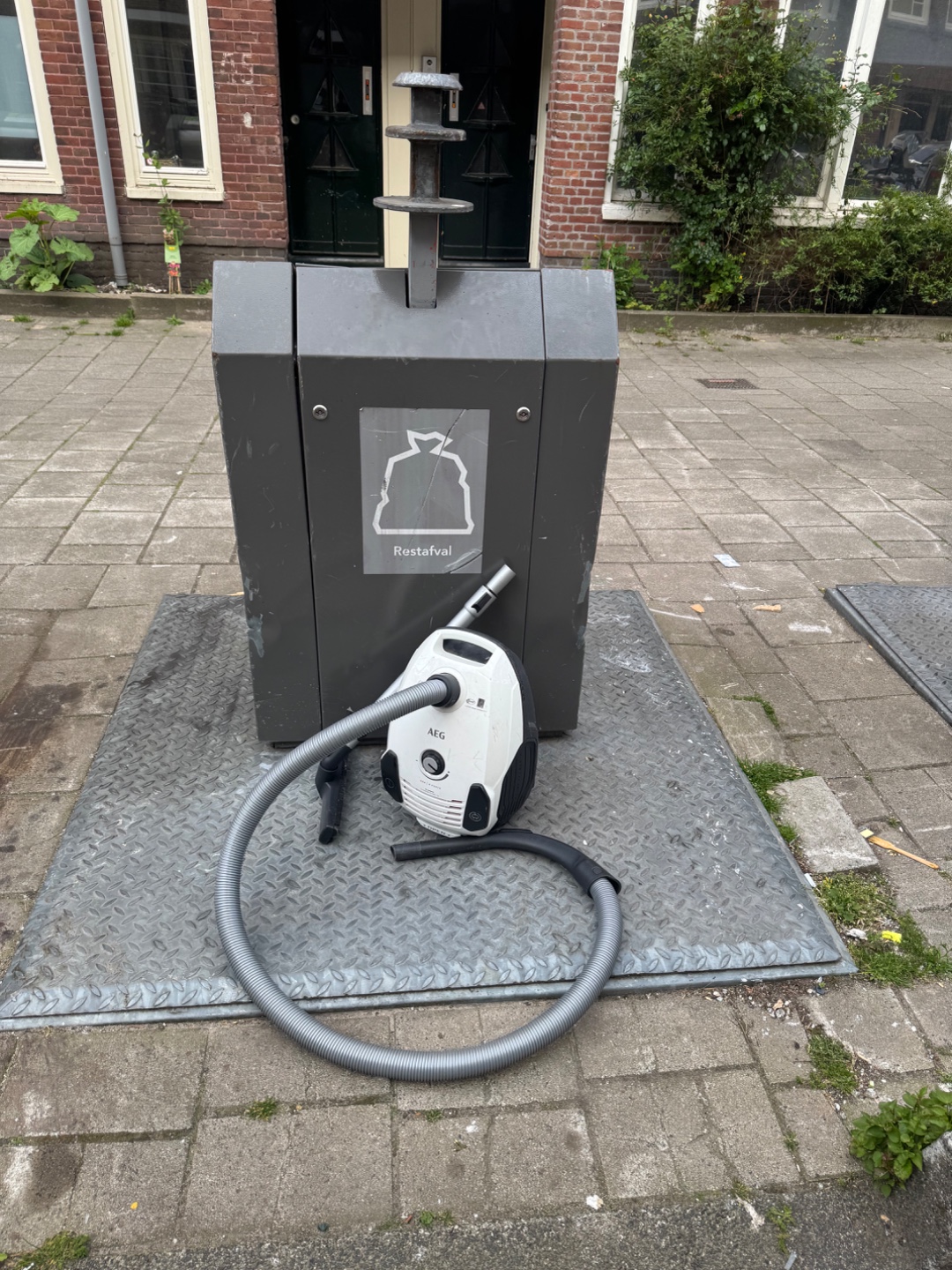 Vacuum cleaner! Still working! 1