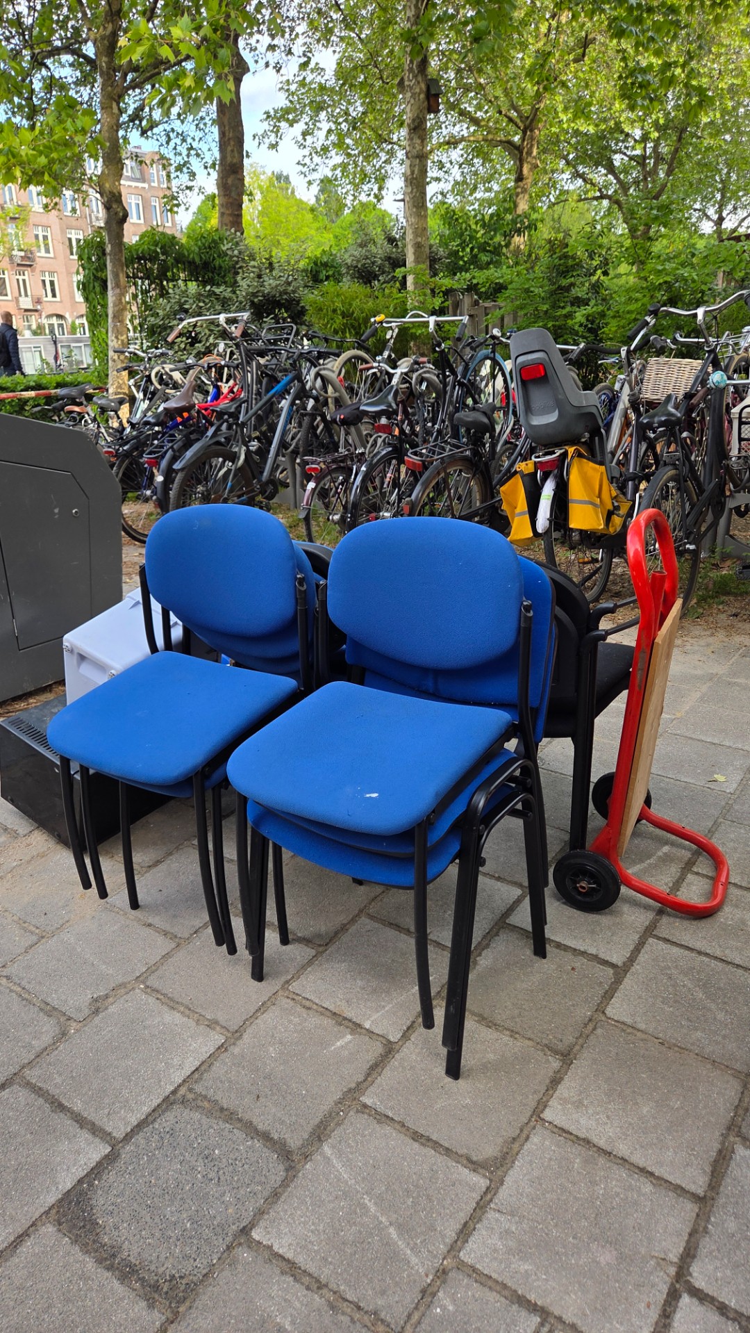 10 chairs 1
