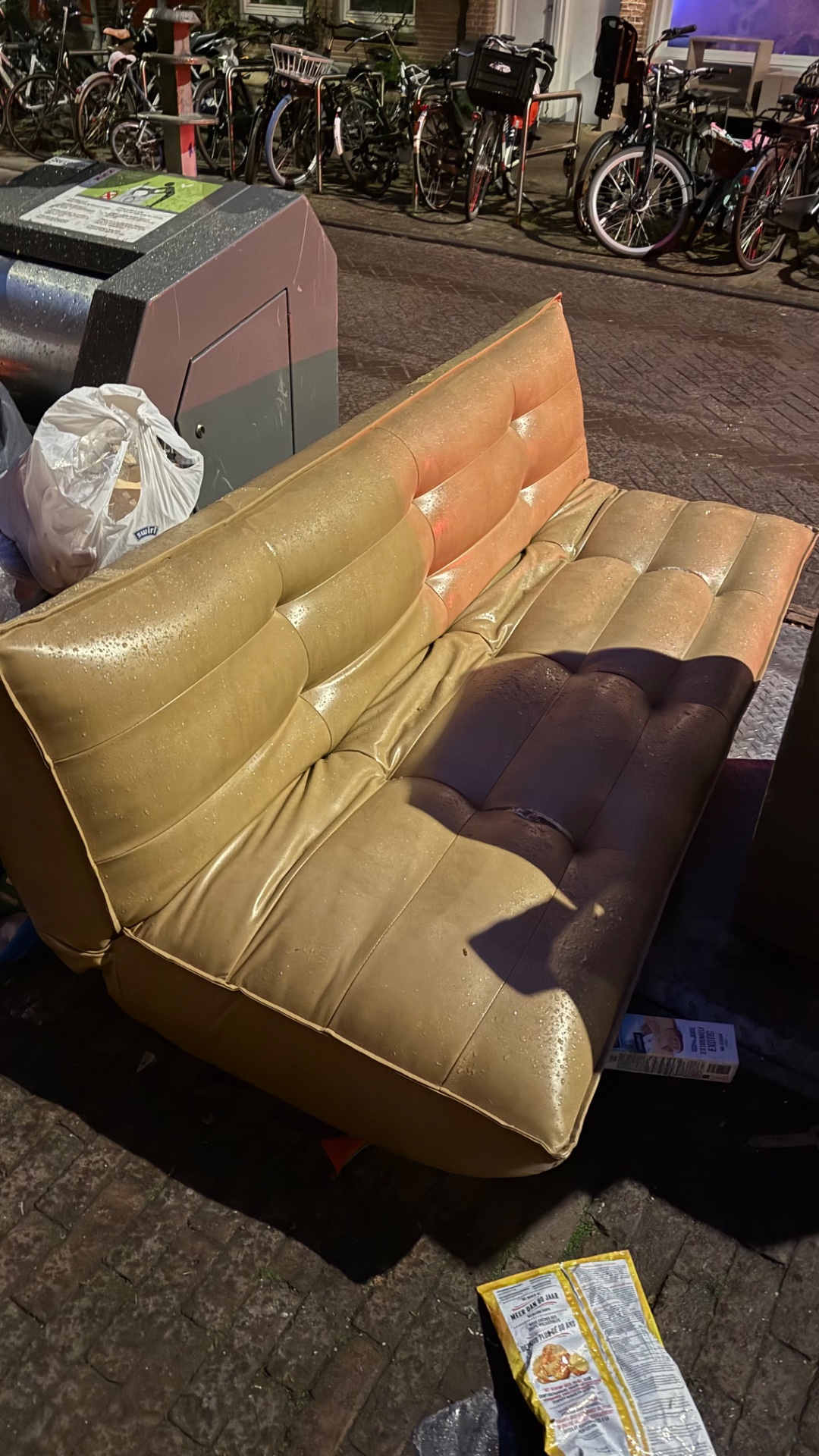 I am SO bummed i dont have space or transport for this couch. Please save this one! 1