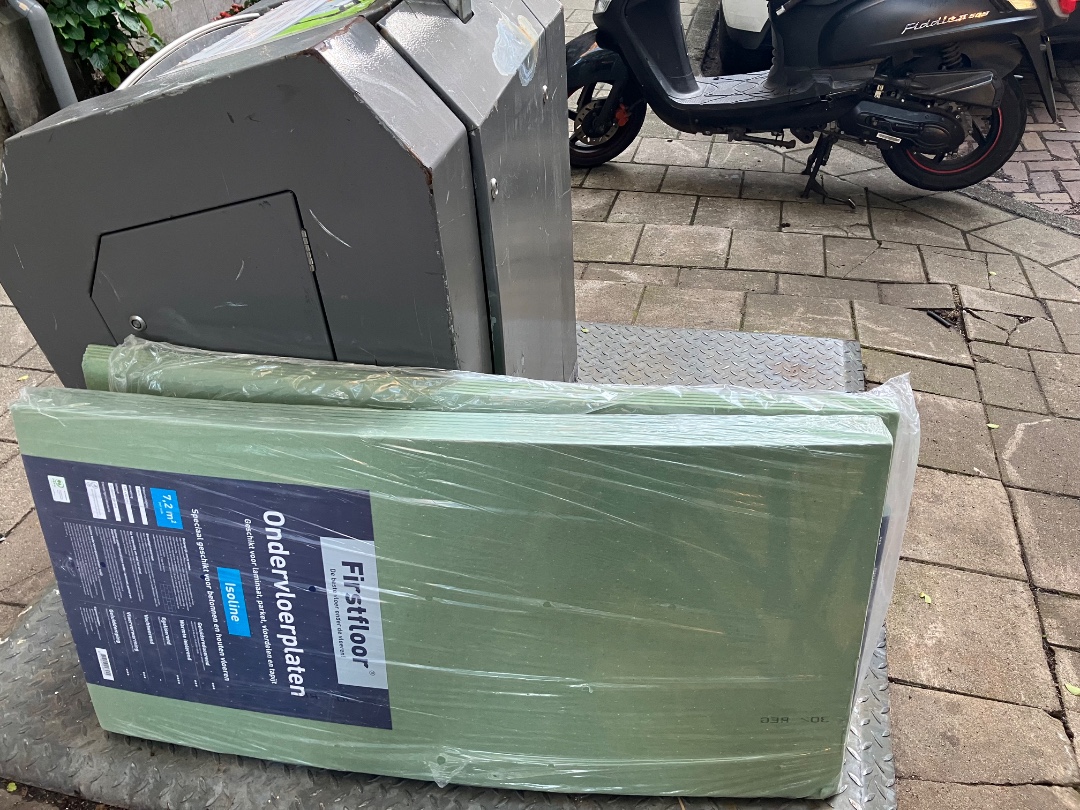 Ondervloerplaten - geschikt voor laminaat, parket, vloerdelen en tapijt. 
ISOLINE, speciaal geschikt voor betonnen en houten vloeren. 2 pakken (2x 7,2m2) 1