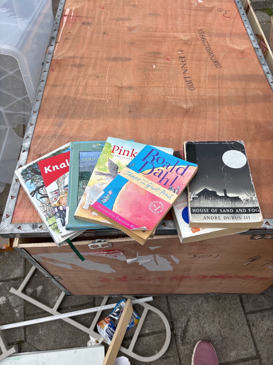 Five kid's books, two adult books (I think?). In OK condition. 1