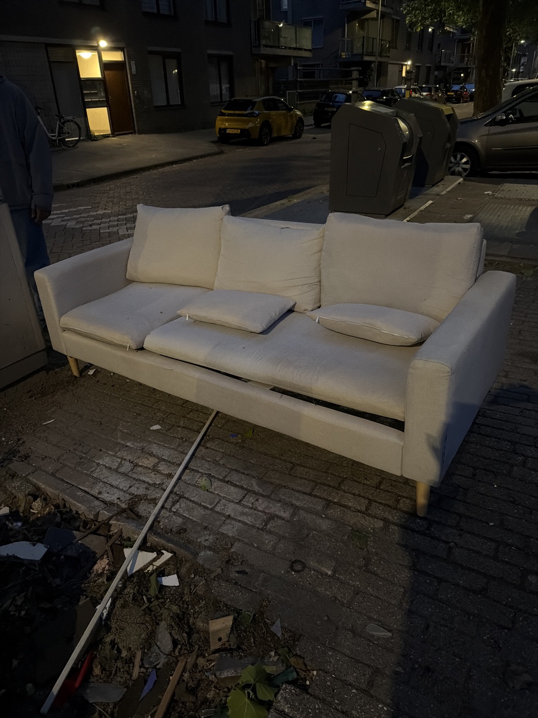 Sofa 3 seater good condition 
Behind Czaar Peterstaat 103 2