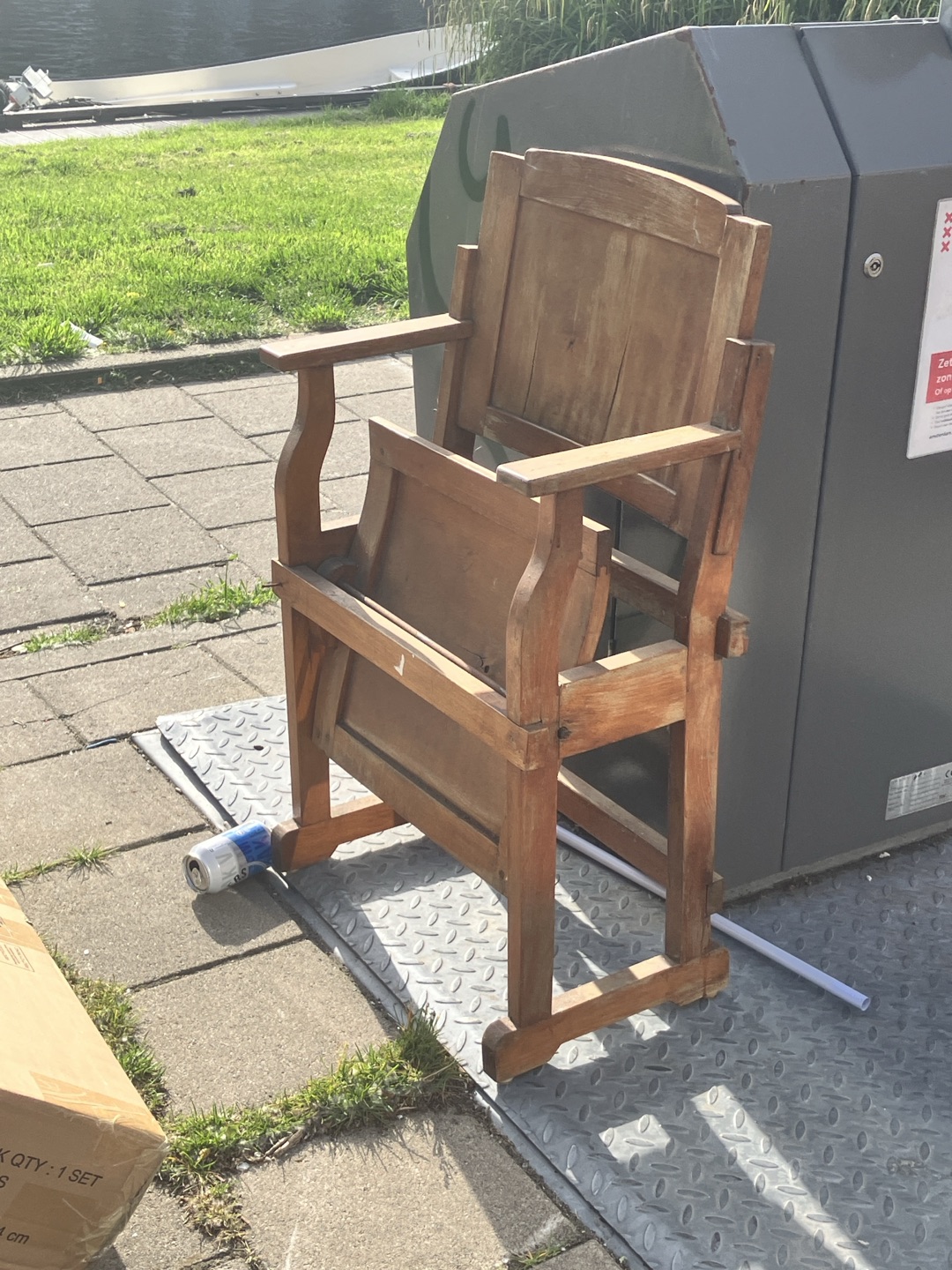 Wooden chair, foldable, theater style 1