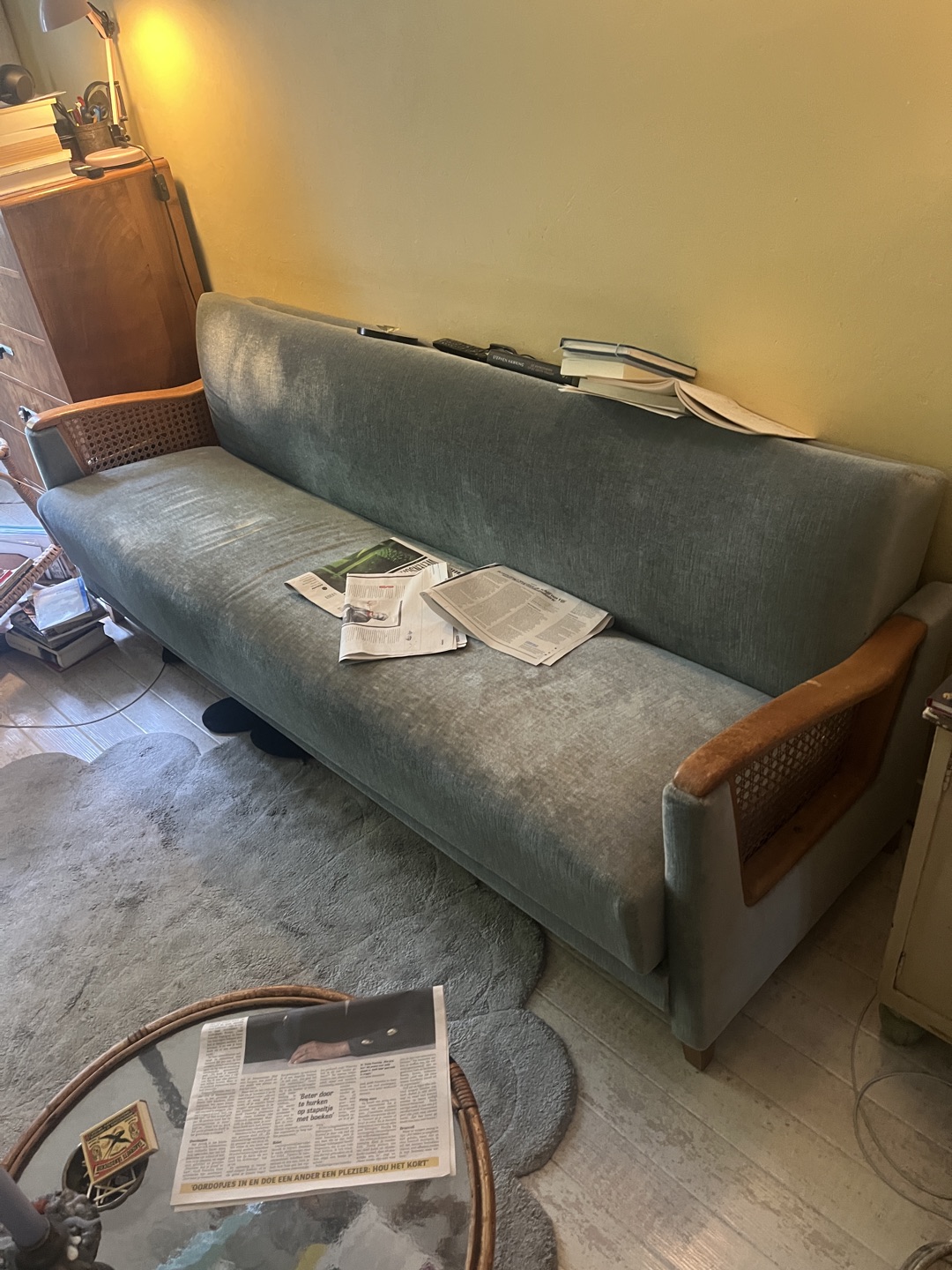Vintage / retro slaapbank met bergruimte en ‘webbing’ aan de zijkanten 2