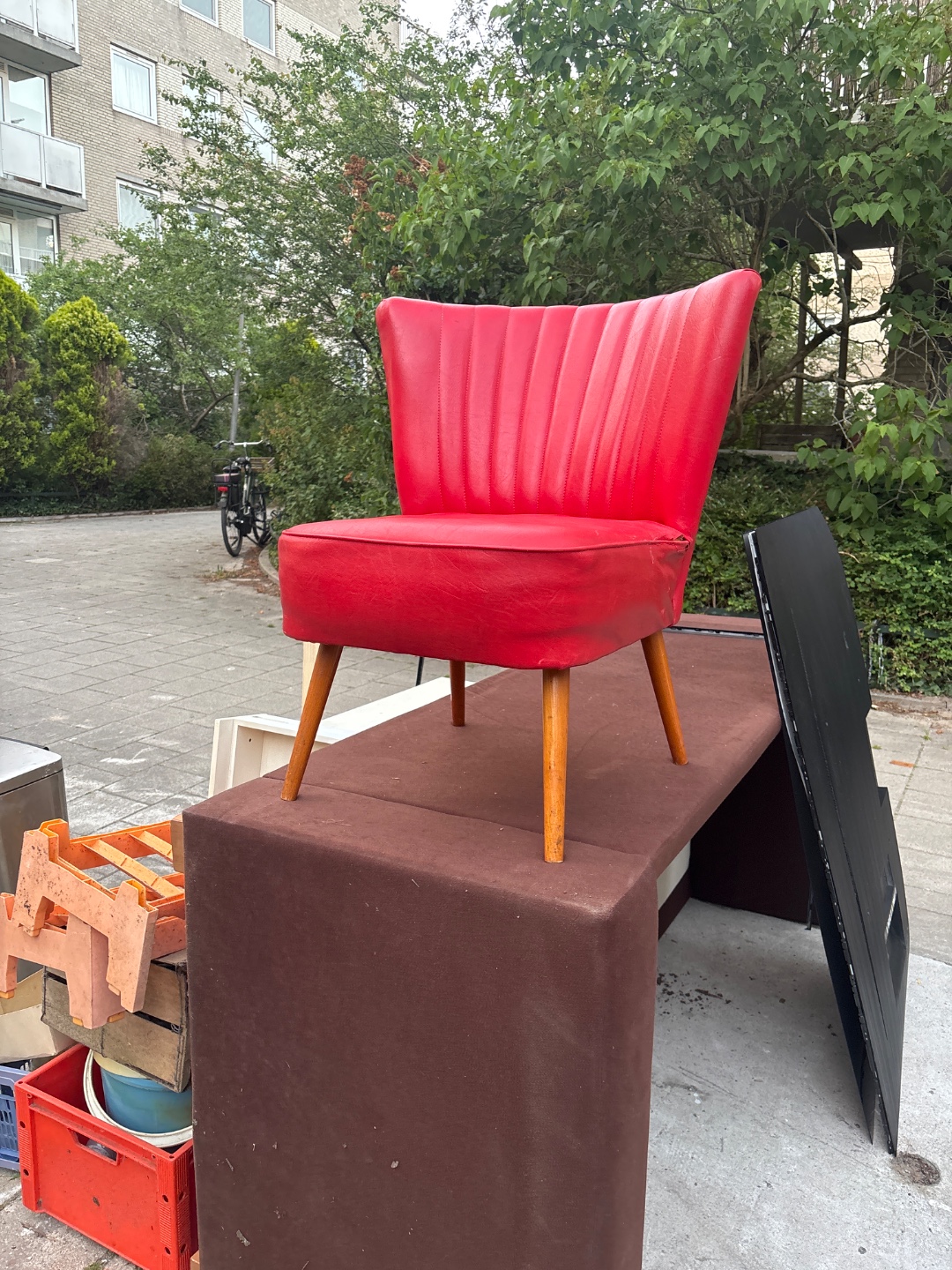 Item found on Amsterdam, Helmersbuurt, Jeltje de Bosch Kemperpad 45 1