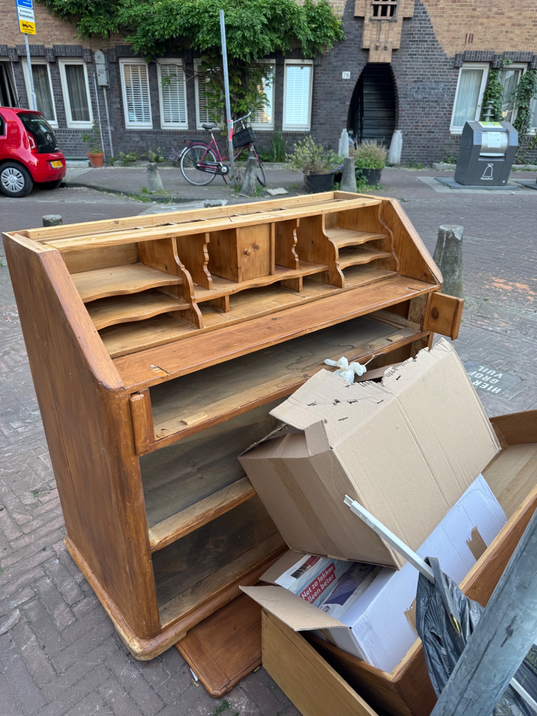 Item found on Amsterdam, West, Landlust, Bloys van Treslongstraat 61 1