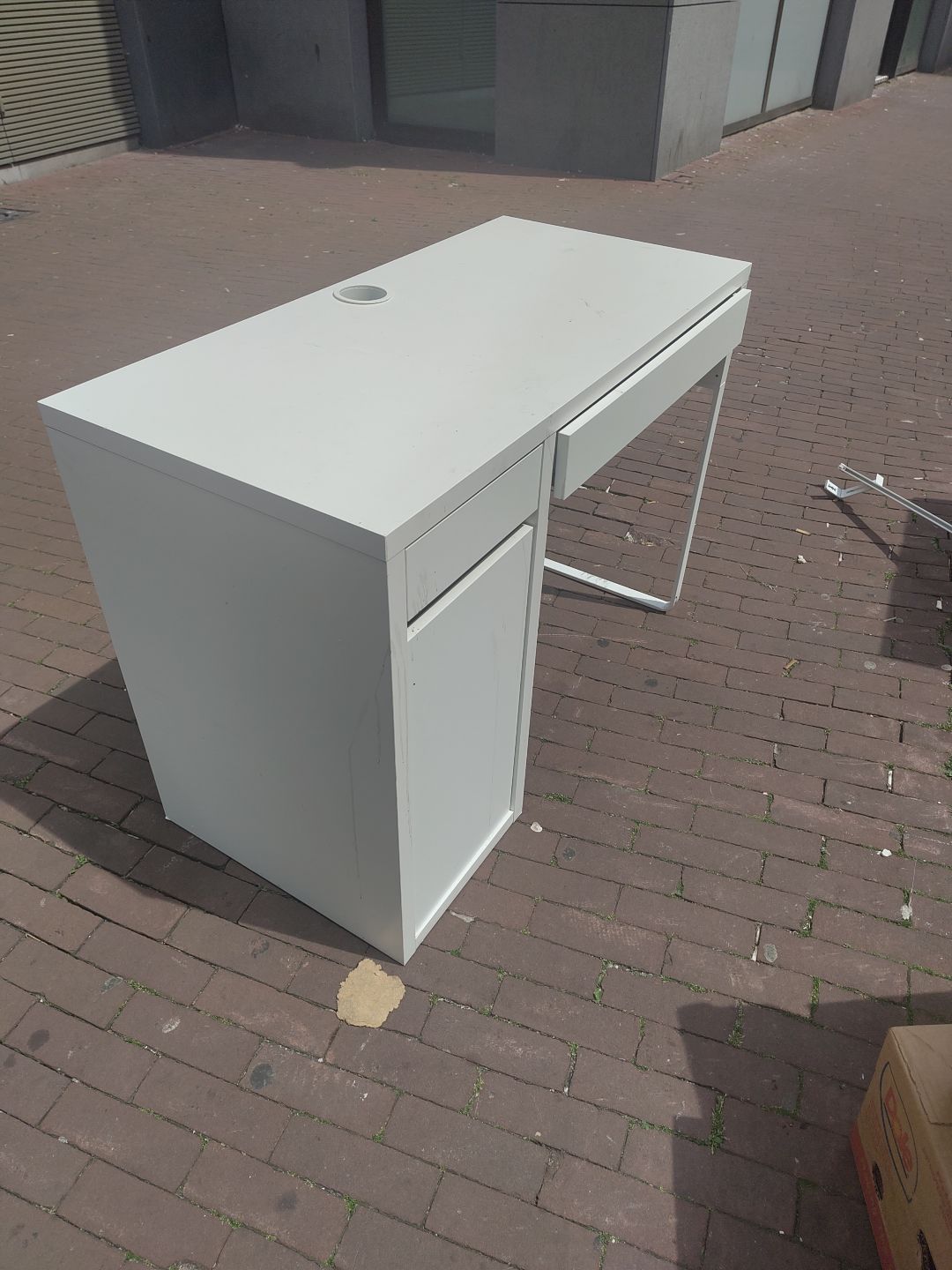 desk 1