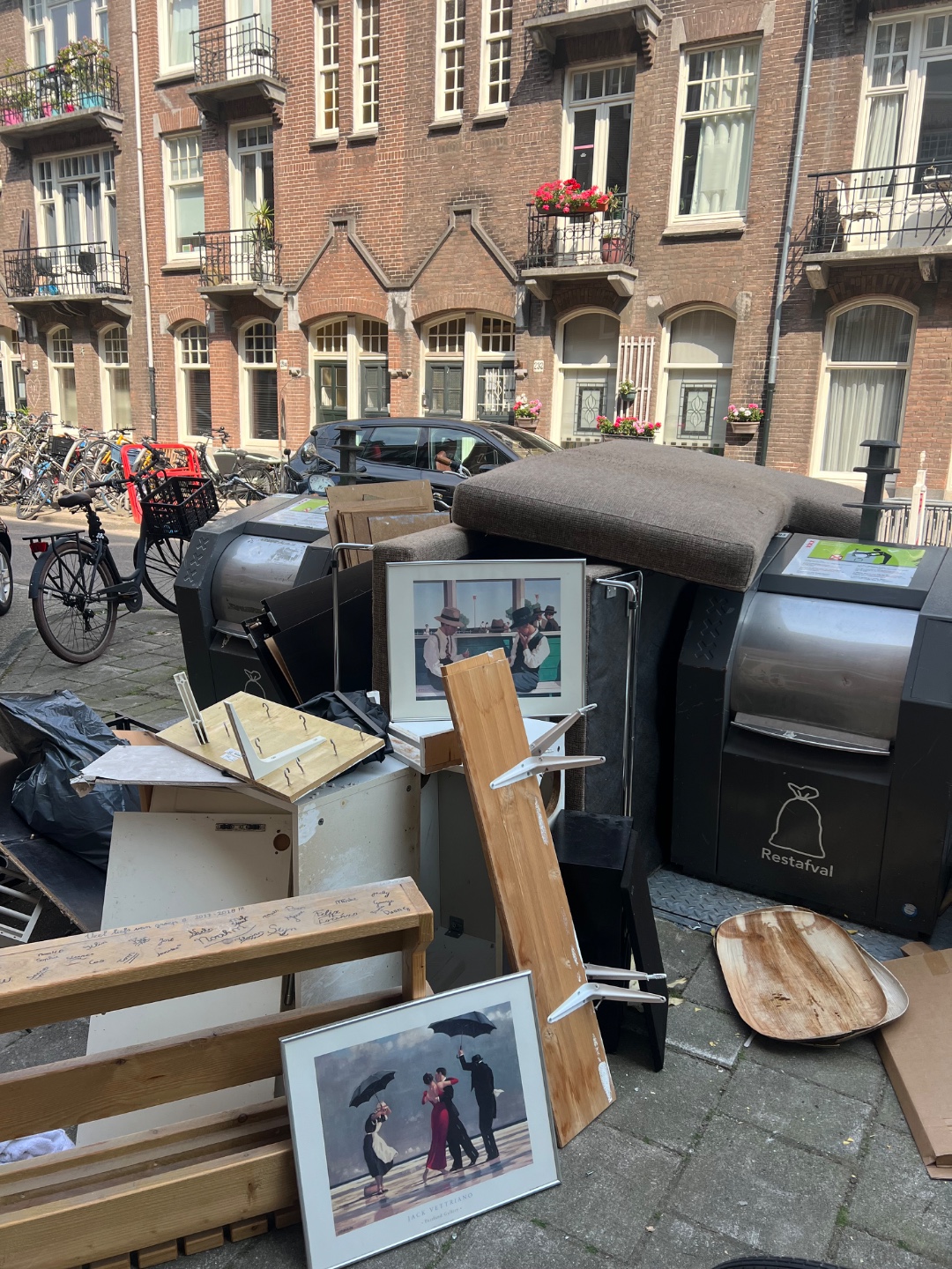 Item found on Amsterdam, Overtoomse Sluis, Pieter Langendijkstraat 47 1