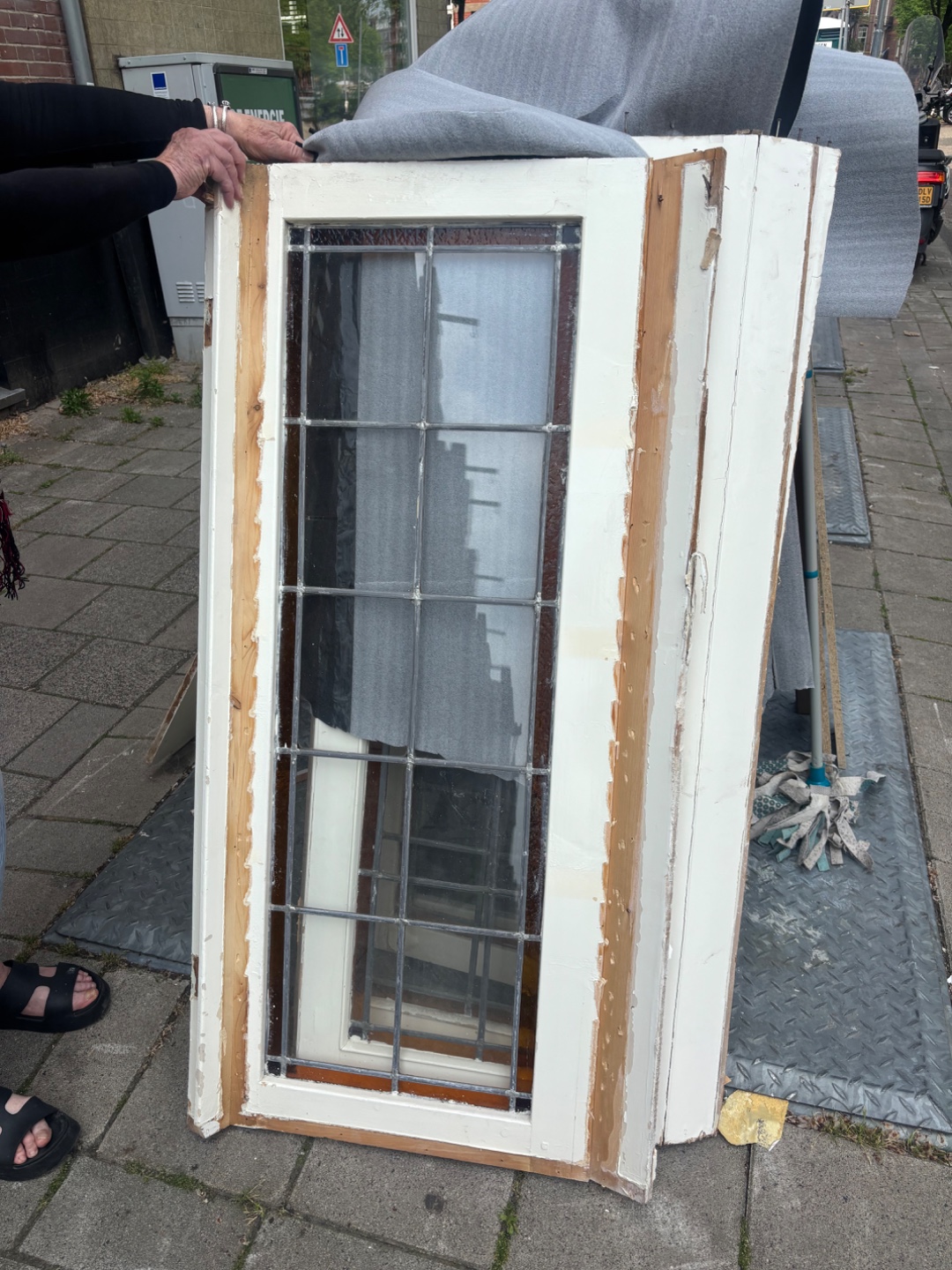 Beautiful stained glass panels, none broken 1