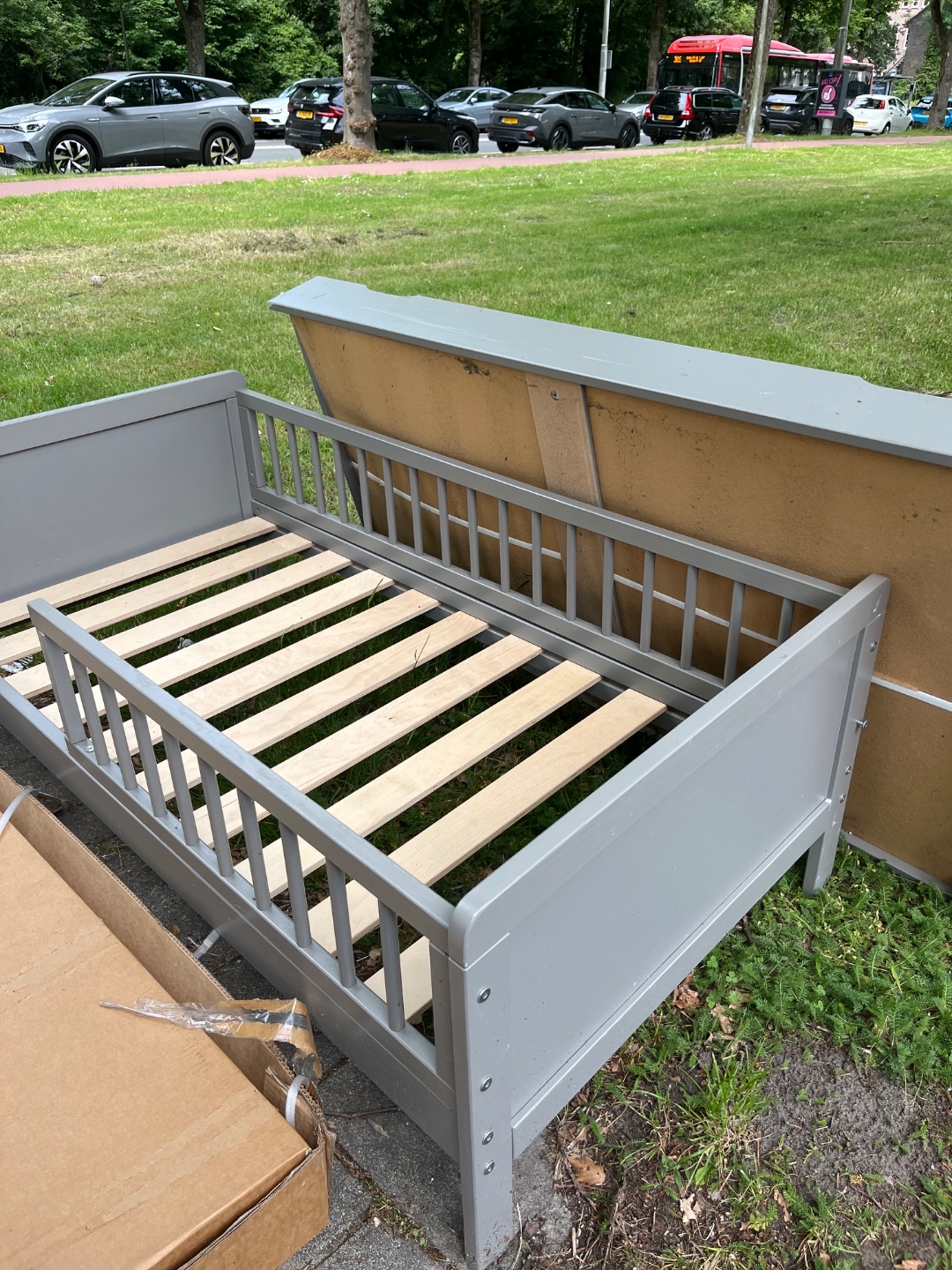 Kinderbed , goede staat 2