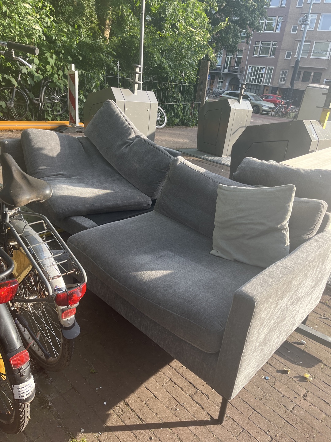 Item found on Amsterdam, Overtoomse Sluis, Zocherstraat 70 2