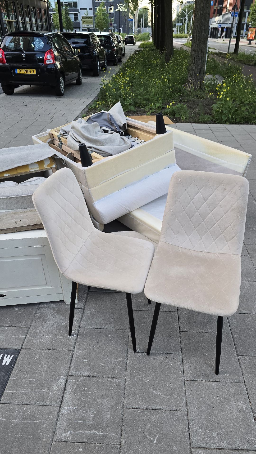 Item found on Amsterdam, Nieuw-West, Overtoomse Veld, Derkinderenstraat 2 2