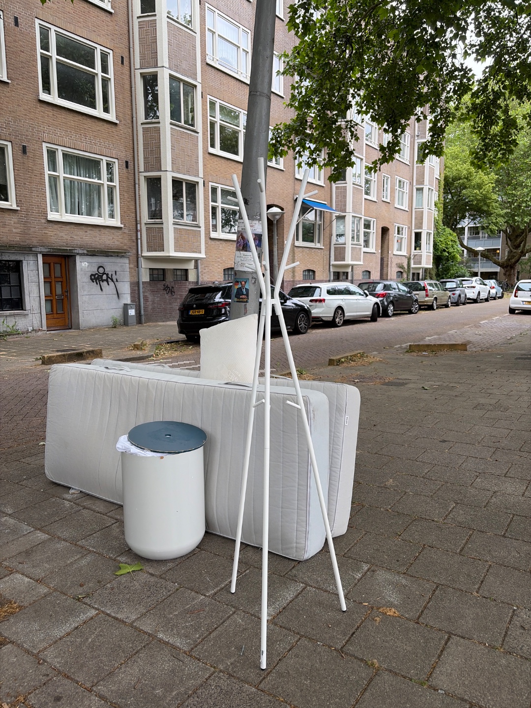 Item found on Amsterdam, West, De Baarsjes, Admiraal De Ruijterweg 36 1