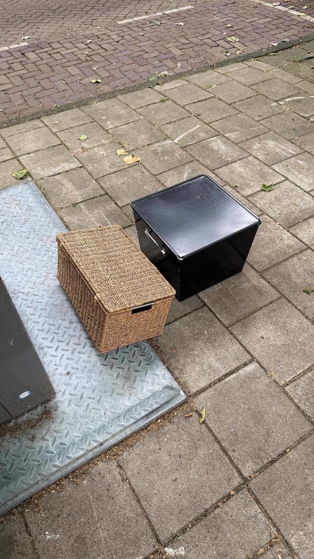 Two storage boxes 
In great condition 1