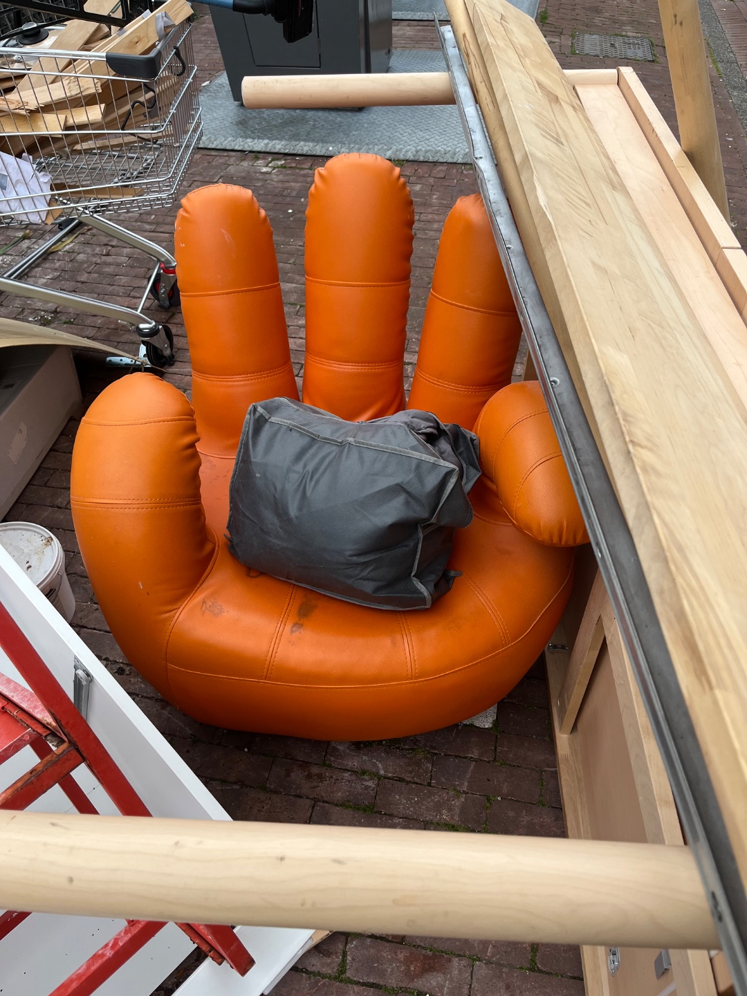 Item found on Amsterdam, Noord, Ludovicus Imminkpad 1 1