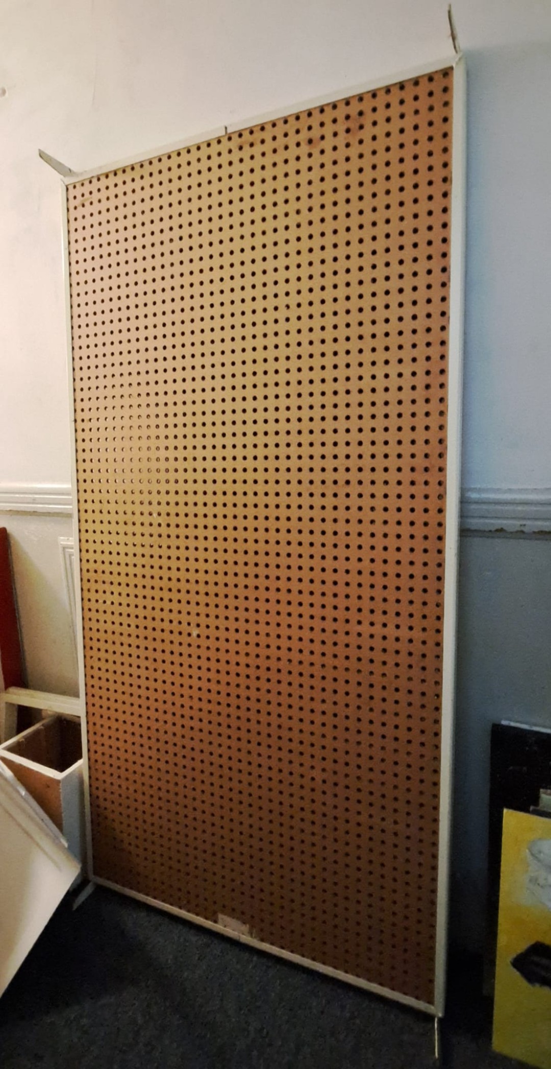 Metal bedframe with cardboard, quite heavy
Available for pickup at Linnaeusstraat before Thursday evening
Dm @floor.kuiper 1