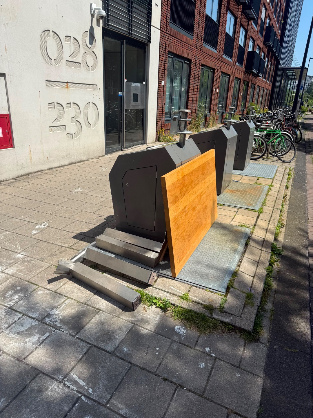 Item found on Amsterdam, De Omval, Amstelvlietstraat 462 1