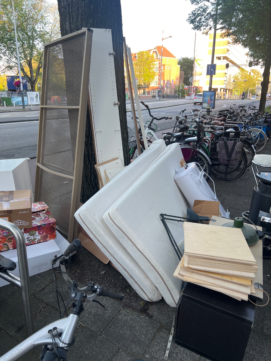Item found on Amsterdam, Centrum, Nieuwmarkt/Lastage, Jonas Daniël Meijerplein 8 2