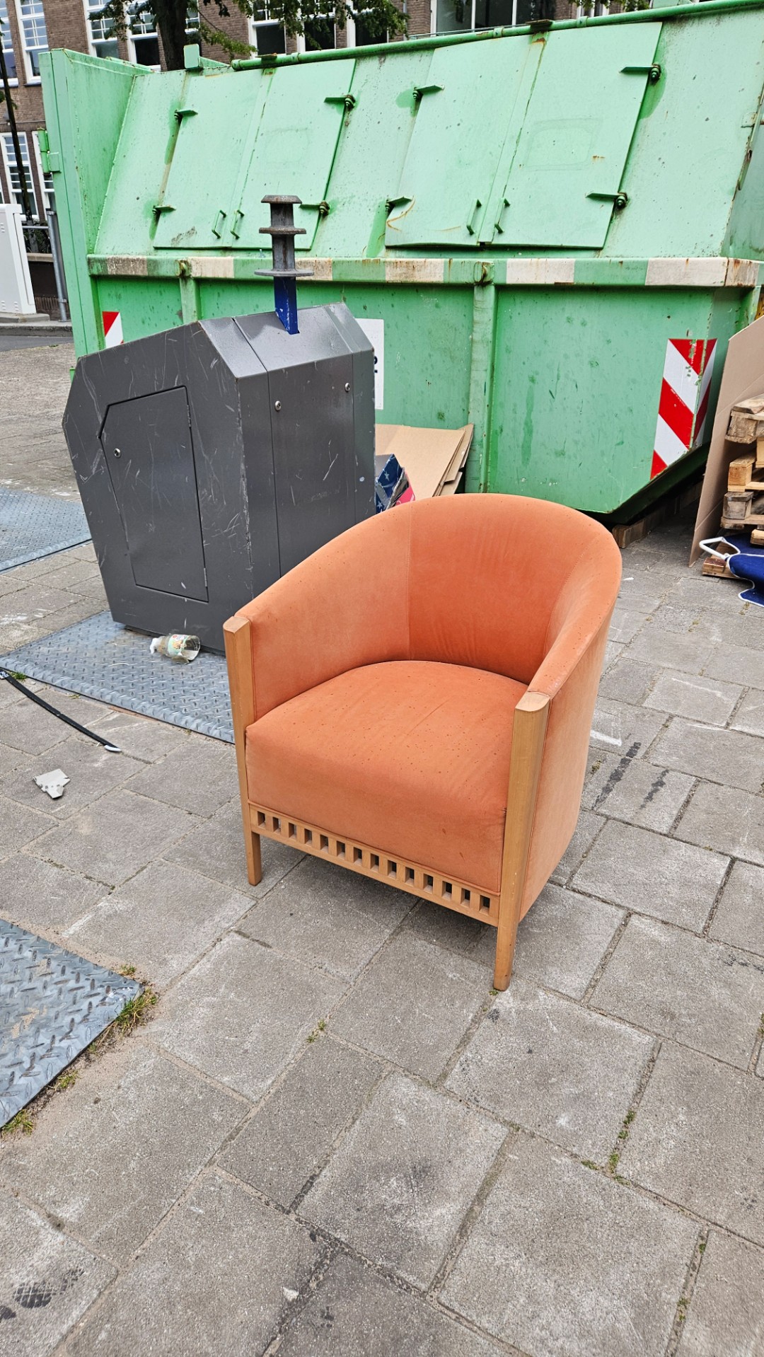 Salmon sofa 1