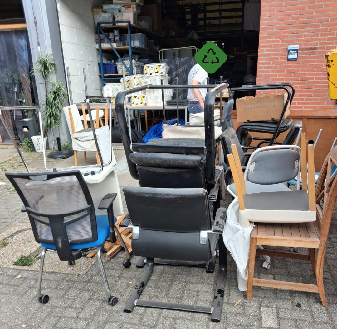 Er staat weer veel buiten bij Stichting Tweede Kans aan de Wenckebachweg 53 E. Kom het redden!💚 3