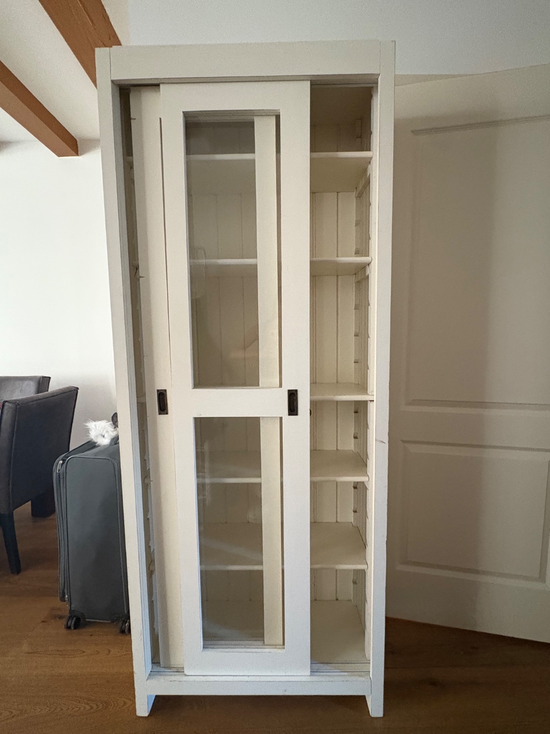 Hello! Sending my wardrobe for free! send message to +39 3664316044 1