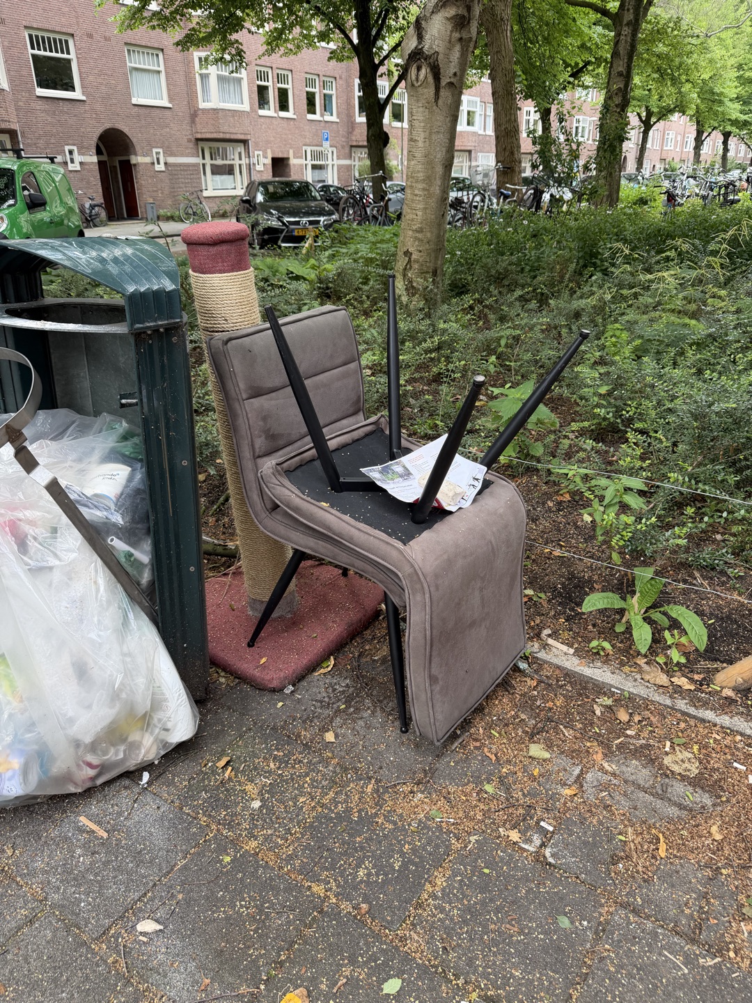 Item found on Amsterdam, Zuid, Stadionbuurt, Van Tuyll van Serooskerkenweg 14 1