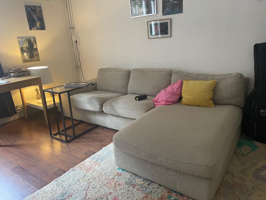 Sofa 
Must go asap
Between 26th and 28th june from the adress
Pick up only contact me 1