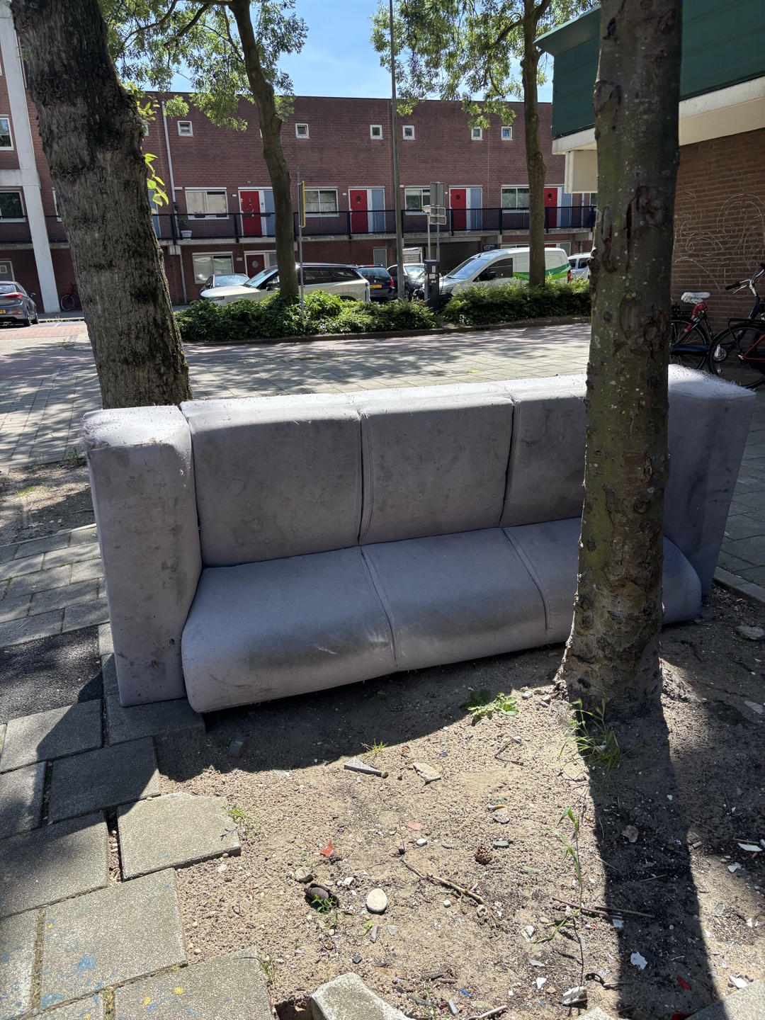 Bank buiten bij Loenermark 3 1