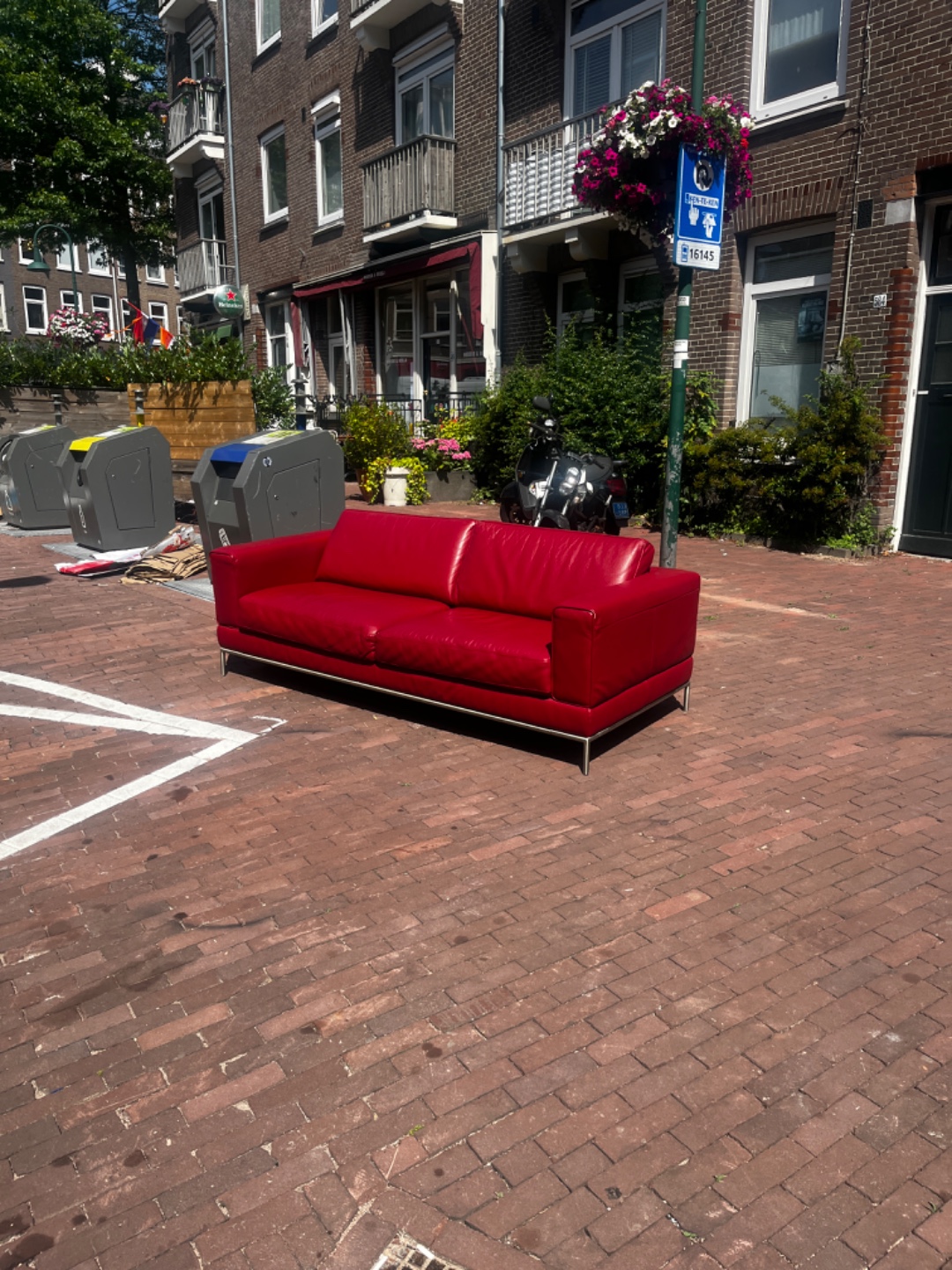 Item found on Amsterdam, Spaarndammer- en Zeeheldenbuurt, Nova Zemblastraat 570 1