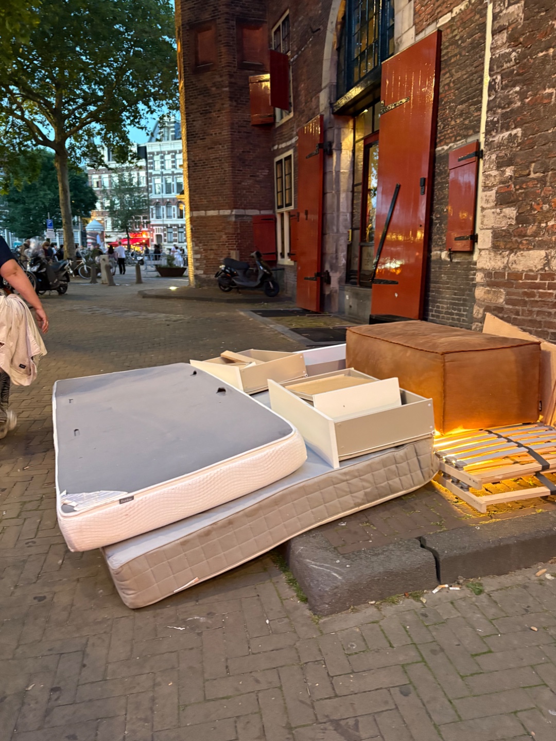 Item found on Amsterdam, Centrum, New Market 4 2