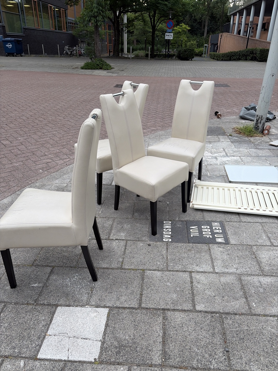 Item found on Amsterdam, Slotervaart, Jacques Veltmanstraat 8 1