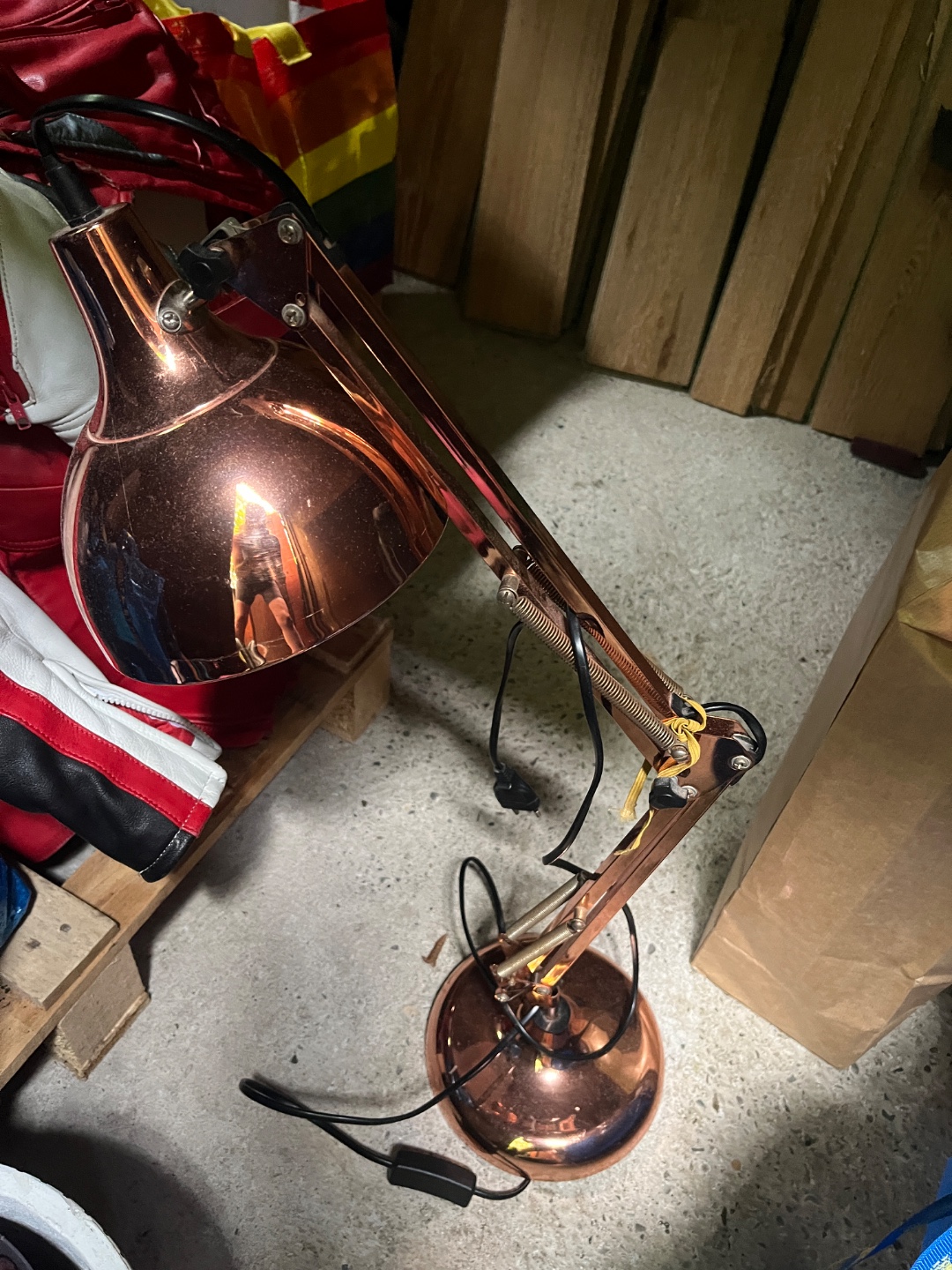 Vacuüm cleaner, lamp and microwave are ALL WORKING

Going to the streets tonight, if you’d wanted, call 0683238460 2