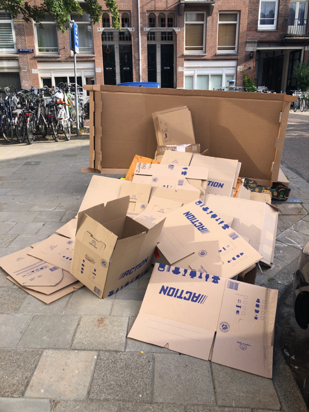 Lege verhuisdozen in goede staat/ empty cardboard boxes used once 1