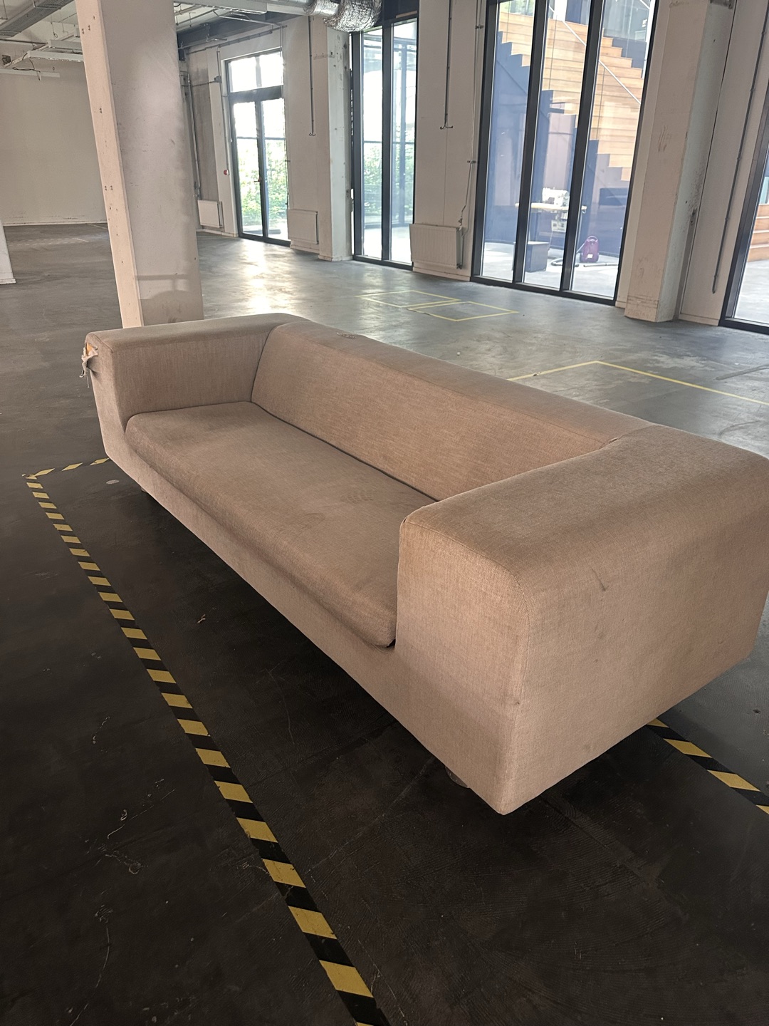 Beautiful designer couch. 

Montis.  It needs to be refurbished! 
Pick up. Tomorrow between 17/18 hour. 1