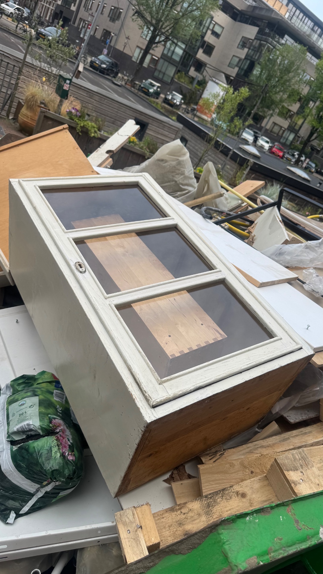 Small cabinet 1