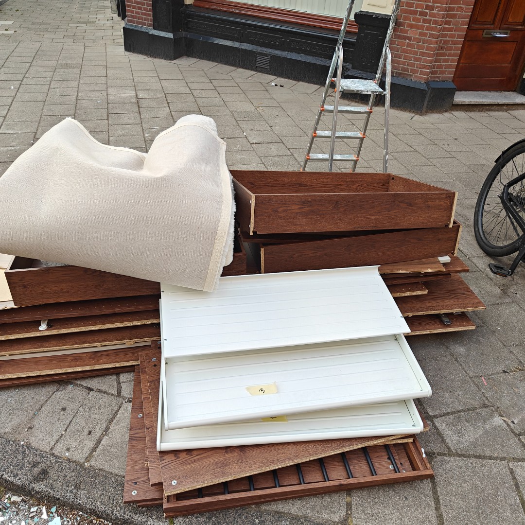 Item found on Amsterdam, Museumkwartier, Van Eeghenstraat 38 3