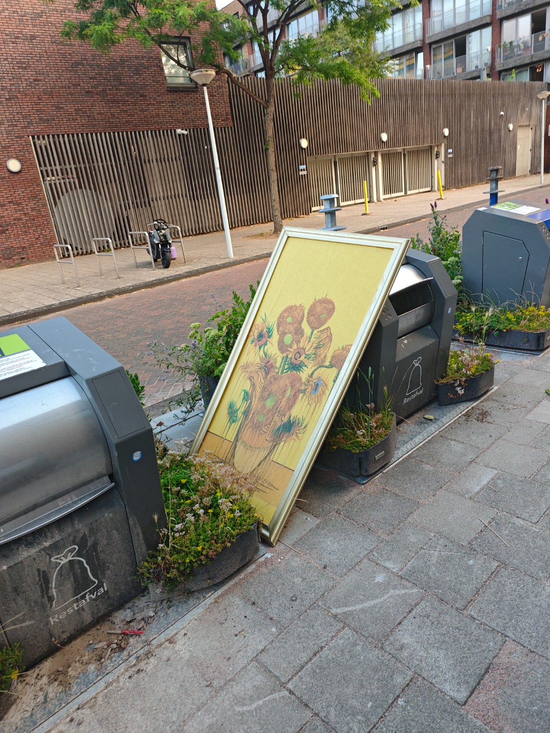 Item found on Amsterdam, Overtoomse Veld, Jan Tooropstraat 485 1