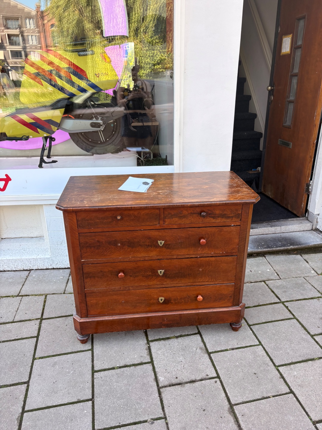 Item found on Amsterdam, Oost, Linnaeuskade 10 1