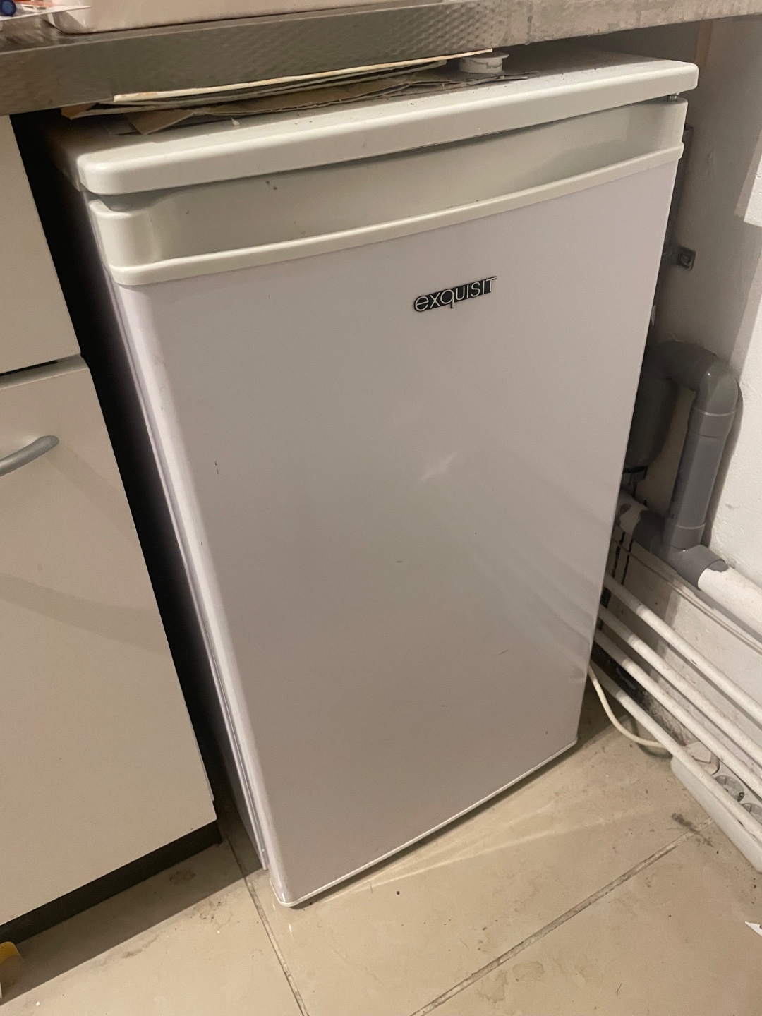 mini fridge pick up for free at Sint Jansstraat 61 today (28th of june) 1