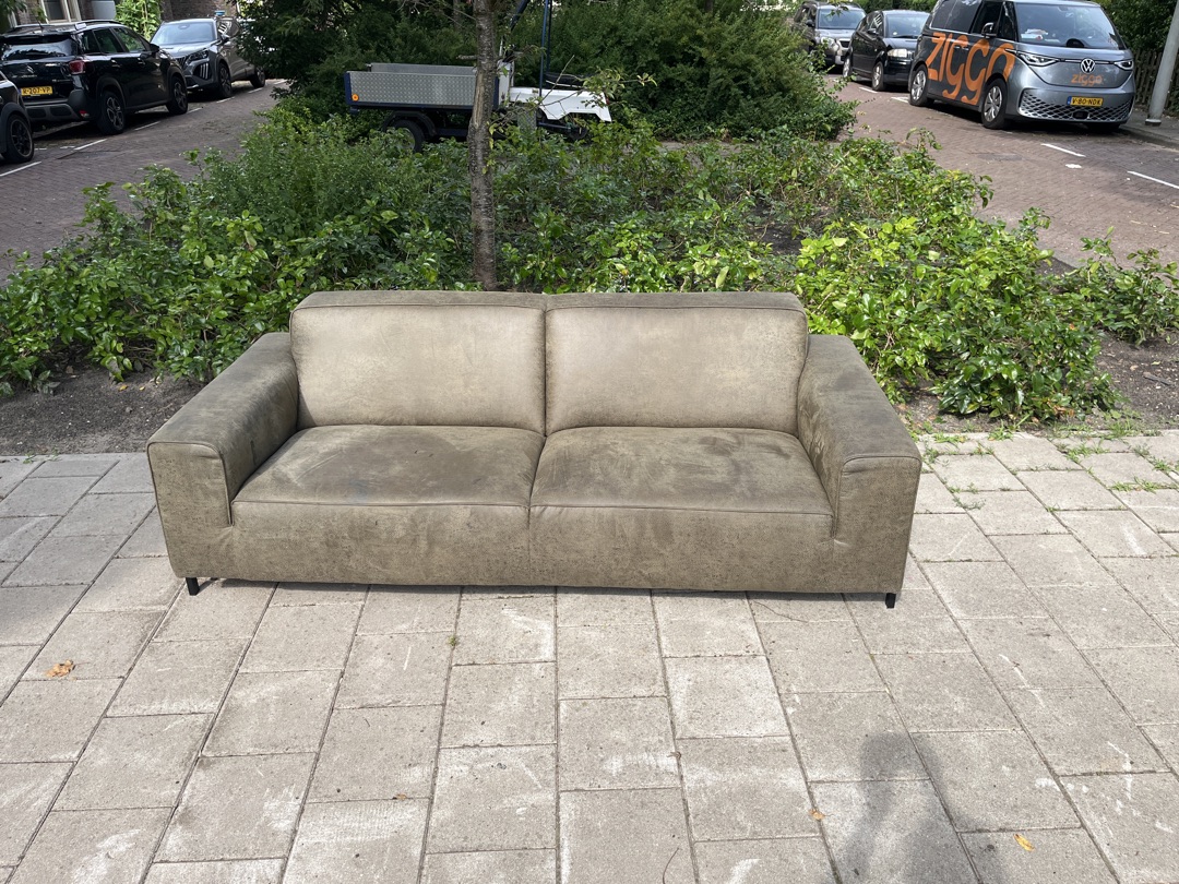 Bank en lange spiegel 1
