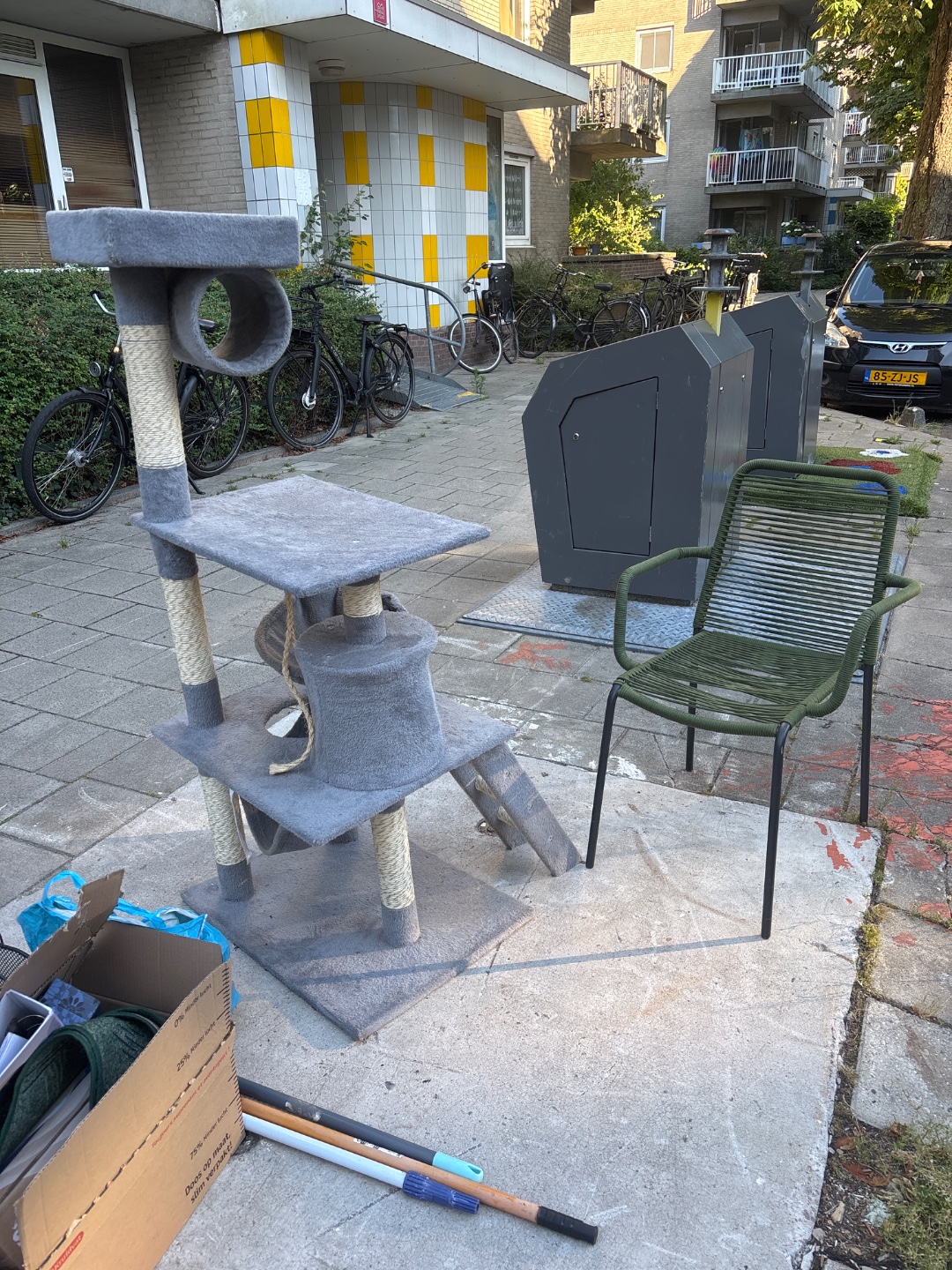 Item found on Amsterdam, West, Helmersbuurt, Jeltje de Bosch Kemperpad 45 1
