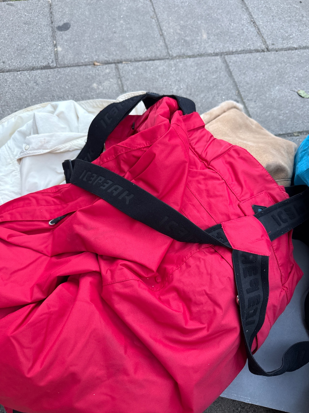 Everything in good condition. Jackets, vase, photo frames, ikea wall frames. (Also paint) 3