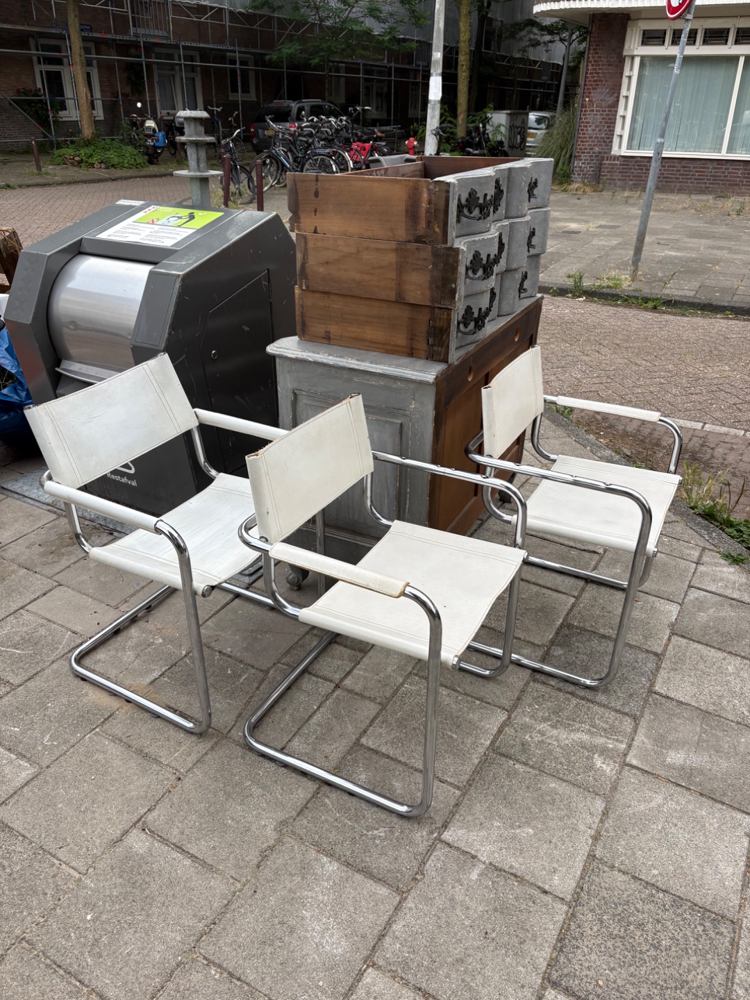 Item found on Amsterdam, IJselbuurt, Meerhuizenplein 10 1