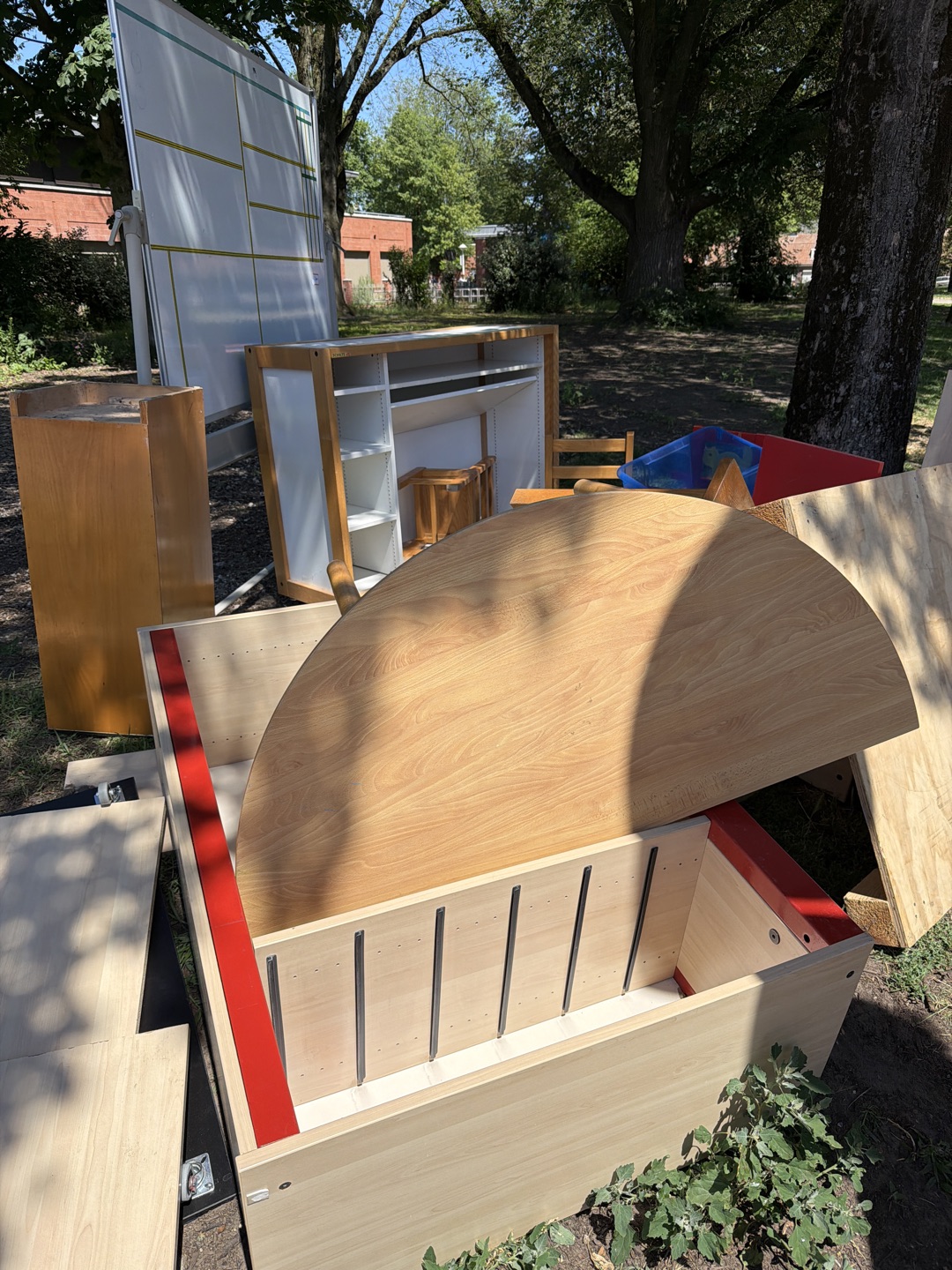 Old furniture from the children’s school 🪑📚 3