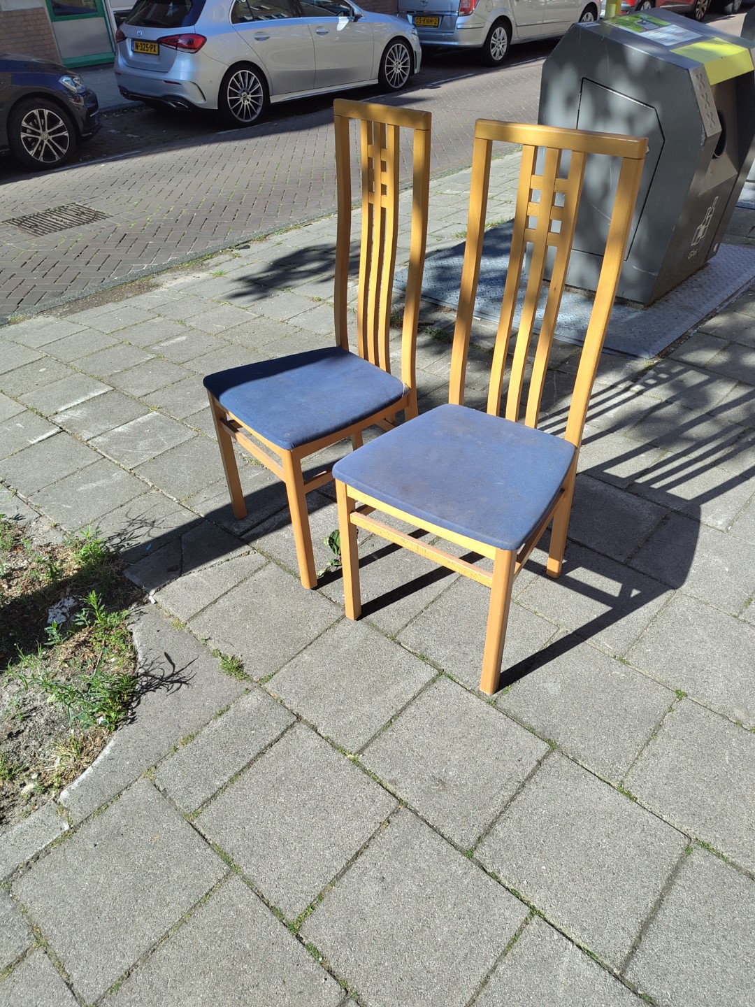2 chairs, seats a bit stained but should clean up ok 1