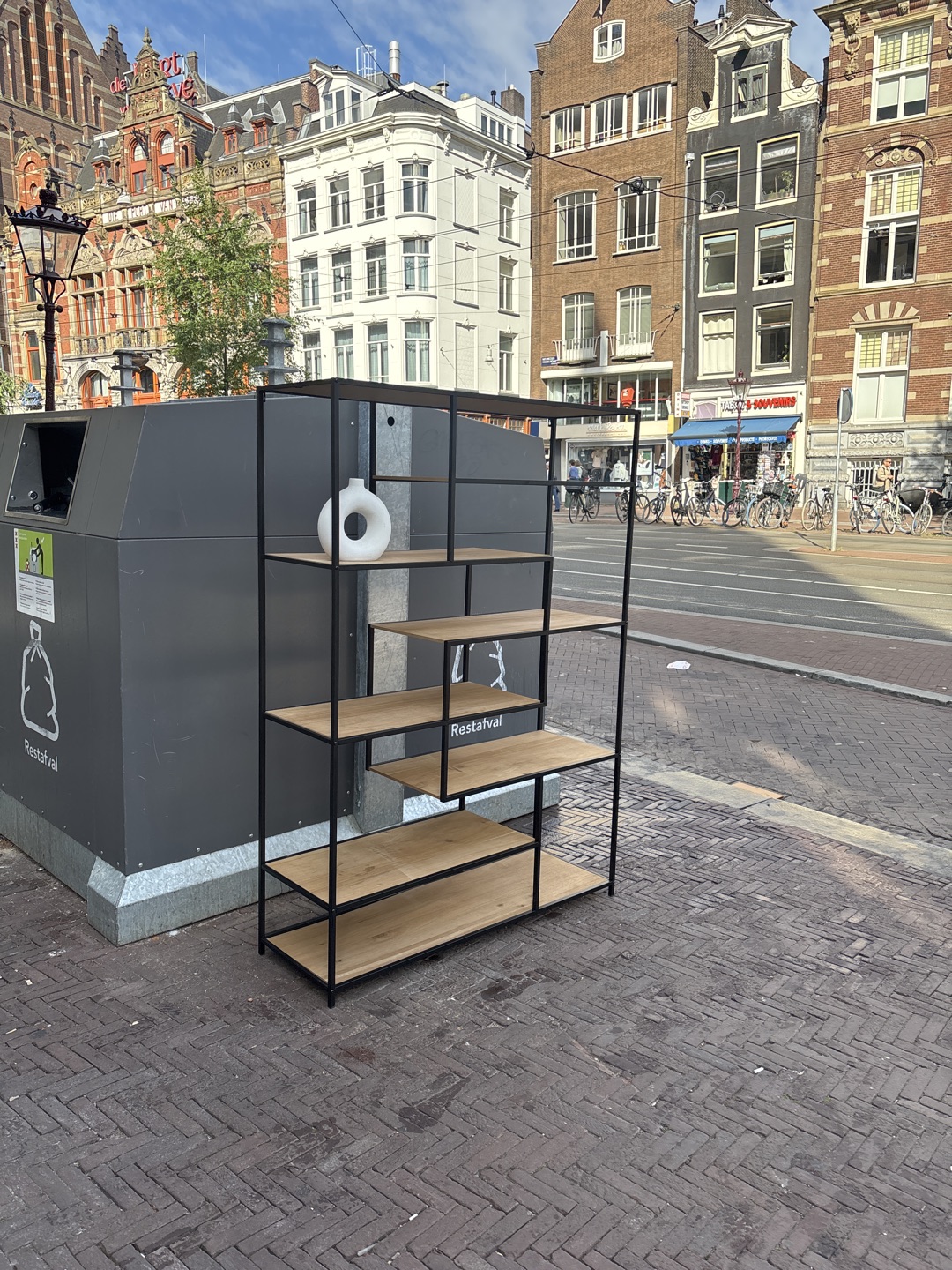 Item found on Amsterdam, Centrum, Nieuwezijds Voorburgwal 121 1